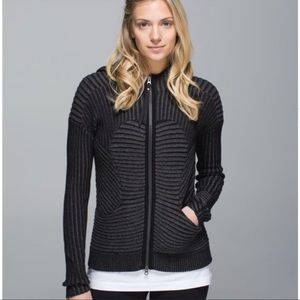 Lululemon sweater hoodie, size 10.  Gorgeous! EUC grey black womens